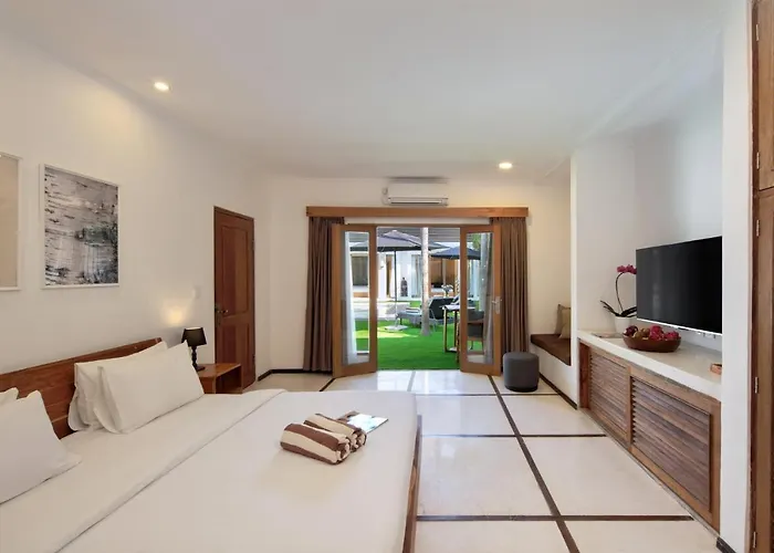 Villa Location, 9 Bedr Pool Villa, Close To *