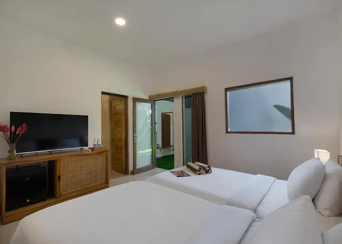 Location, 9 Bedr Pool Villa, Close To Villa