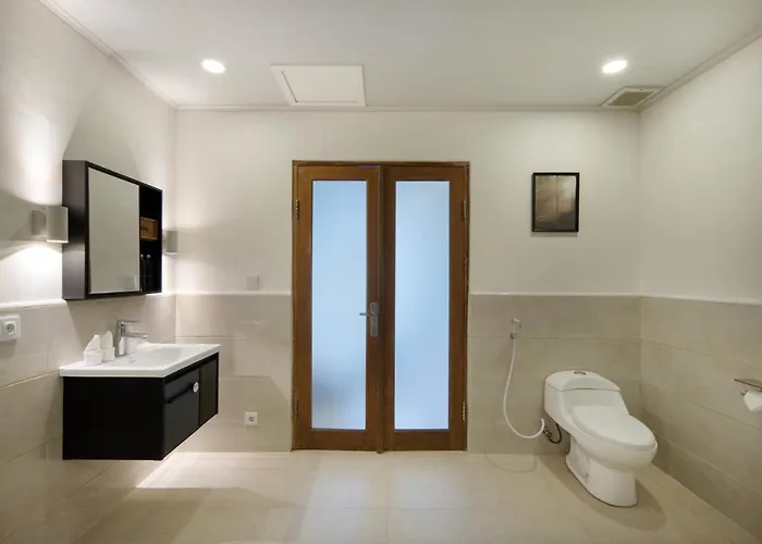Villa Location, 9 Bedr Pool Villa, Close To *
