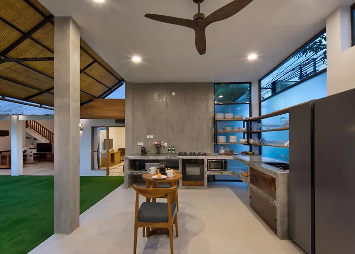 Location, 9 Bedr Pool Villa, Close To *