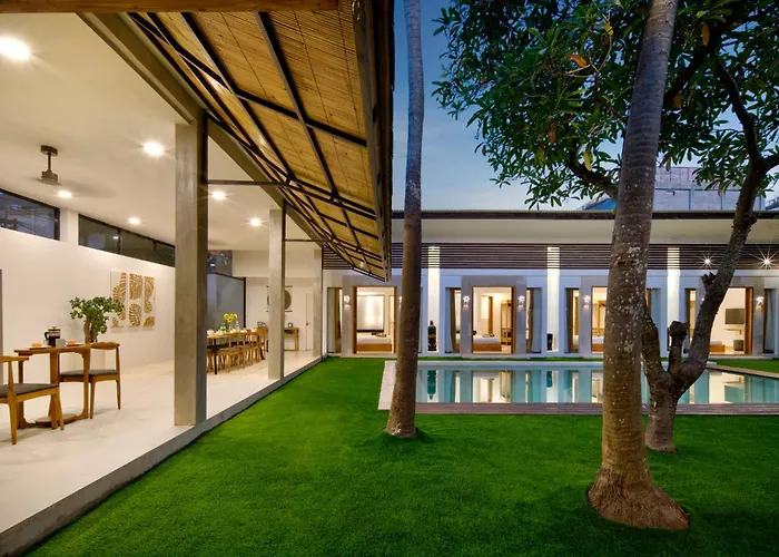 Villa Location, 9 Bedr Pool Villa, Close To *