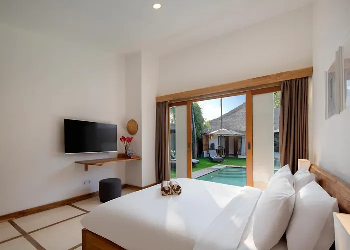 Location, 9 Bedr Pool Villa, Close To Villa