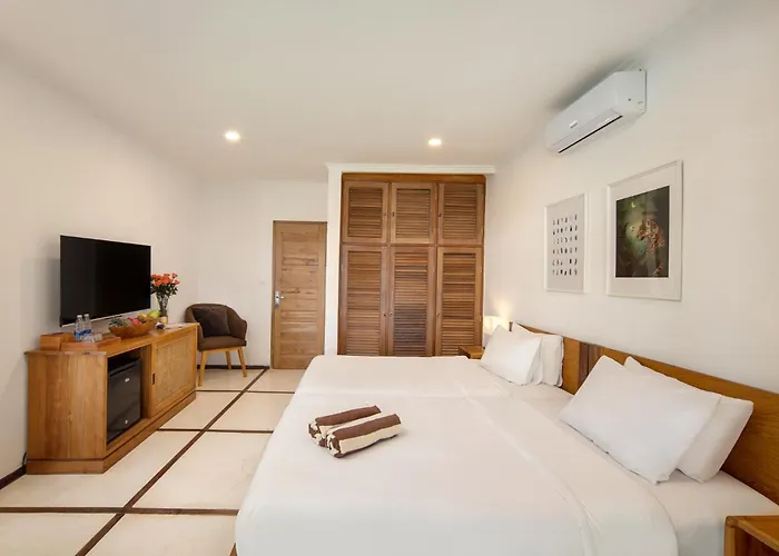 Location, 9 Bedr Pool Villa, Close To Villa