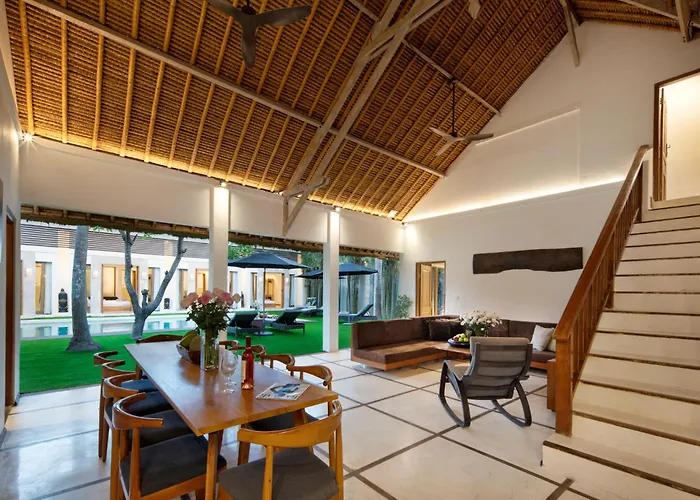 Villa Location, 9 Bedr Pool Villa, Close To