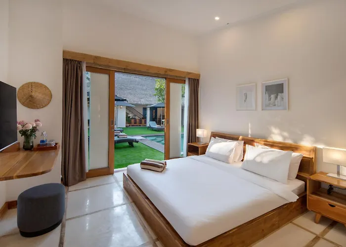 Location, 9 Bedr Pool Villa, Close To