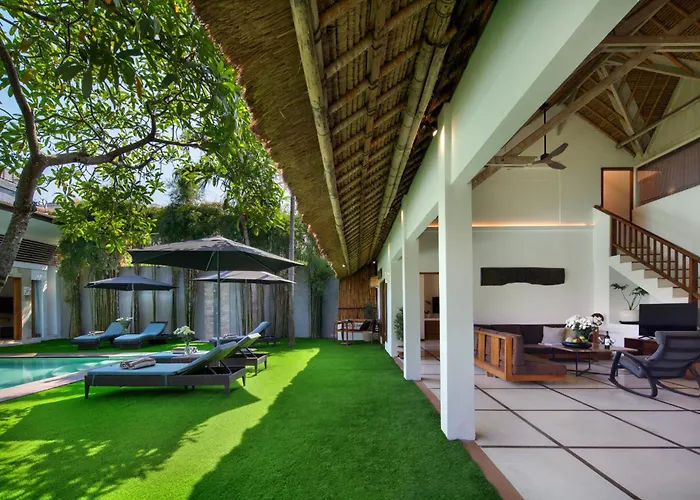 Villa Location, 9 Bedr Pool Villa, Close To Seminyak